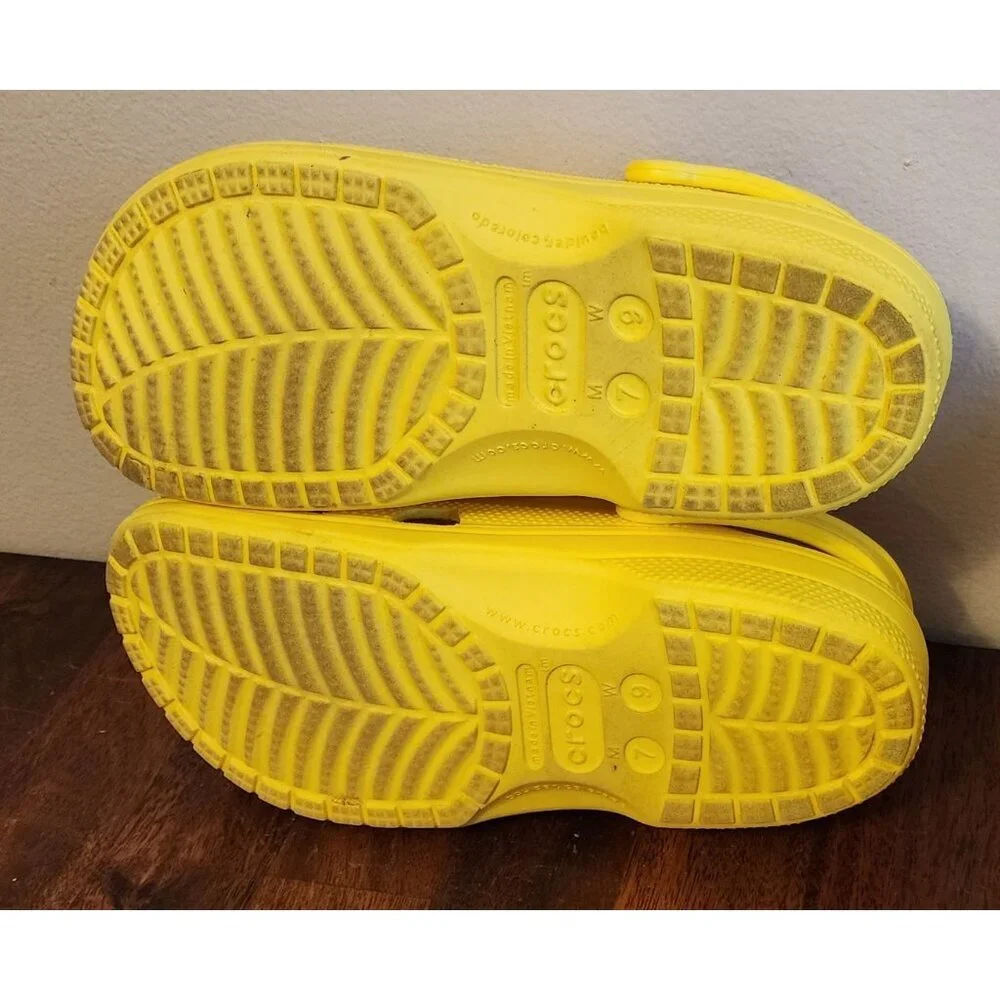 CROCS Baya Unisex Slip On Clogs Lemon US Men's 7 Women's 9 With Jibbitz - Picture 8 of 9